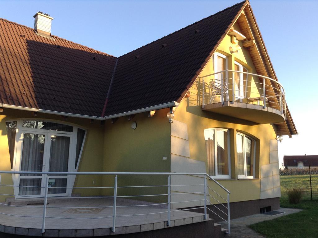 Babati Apartmanhaz Διαμέρισμα Zalakaros Εξωτερικό φωτογραφία